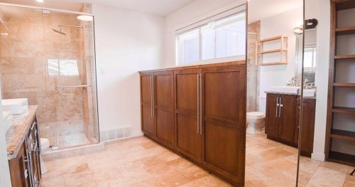 15 Hamlet Road Sw, Calgary, AB - Indoor Photo Showing Other Room