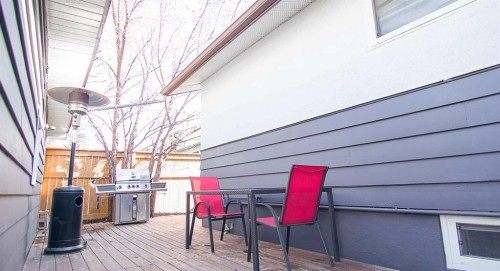 15 Hamlet Road Sw, Calgary, AB - Outdoor With Exterior