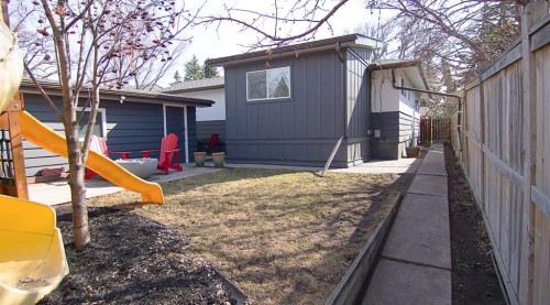 15 Hamlet Road Sw, Calgary, AB - Outdoor