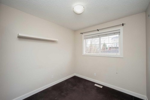 88 Pantego Lane Nw, Calgary, AB - Indoor Photo Showing Other Room