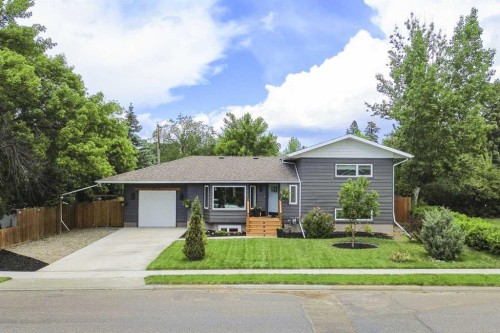 236 50 Avenue EAST Claresholm, AB T0L 0T0