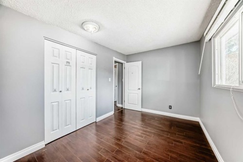 921 Mckinnon Drive Ne, Calgary, AB - Indoor Photo Showing Other Room