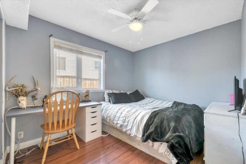 476 Highland Close, Strathmore, AB - Indoor Photo Showing Bedroom