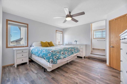 476 Highland Close, Strathmore, AB - Indoor Photo Showing Bedroom