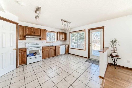 141 Arbour Crest Mews Nw, Calgary, AB - Indoor Photo Showing Kitchen