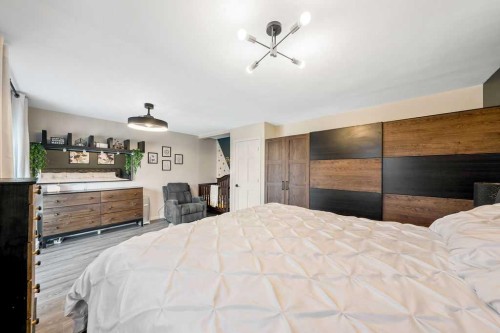 5 Shawglen Court Sw, Calgary, AB - Indoor Photo Showing Bedroom