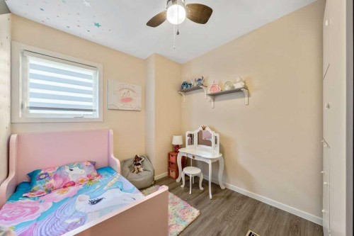 5 Shawglen Court Sw, Calgary, AB - Indoor Photo Showing Bedroom