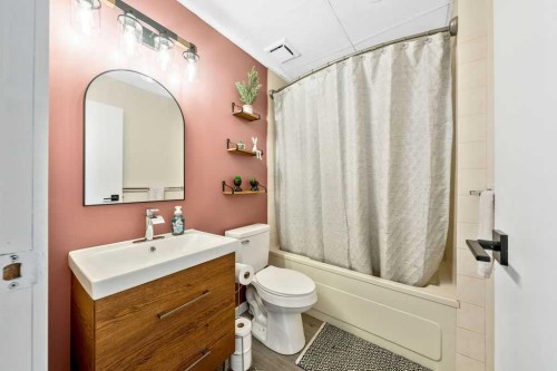 5 Shawglen Court Sw, Calgary, AB - Indoor Photo Showing Bathroom