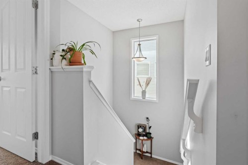 52 Evansford Road Nw, Calgary, AB - Indoor Photo Showing Other Room