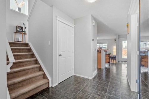 52 Evansford Road Nw, Calgary, AB - Indoor Photo Showing Other Room