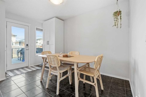 52 Evansford Road Nw, Calgary, AB - Indoor Photo Showing Dining Room