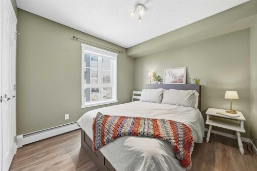 4201-279 Copperpond Common Se, Calgary, AB - Indoor Photo Showing Bedroom
