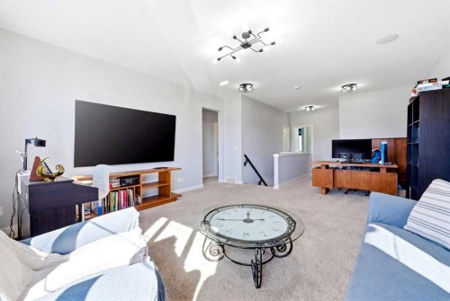 312 Sunset View, Cochrane, AB - Indoor Photo Showing Living Room