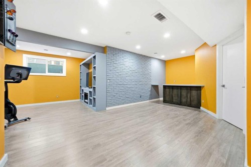 312 Sunset View, Cochrane, AB - Indoor Photo Showing Other Room