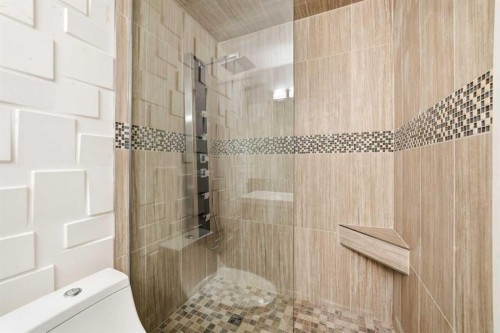 312 Sunset View, Cochrane, AB - Indoor Photo Showing Bathroom