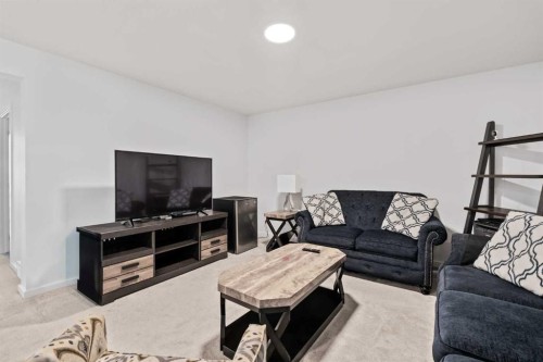 314 Walcrest Way Se, Calgary, AB - Indoor Photo Showing Living Room
