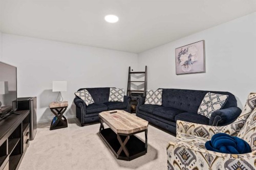 314 Walcrest Way Se, Calgary, AB - Indoor Photo Showing Living Room