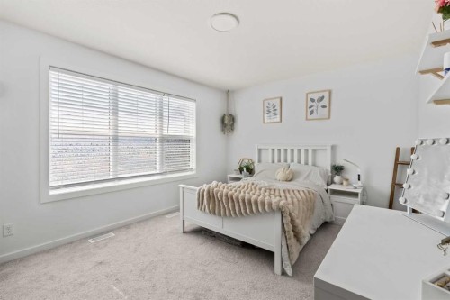 314 Walcrest Way Se, Calgary, AB - Indoor Photo Showing Bedroom