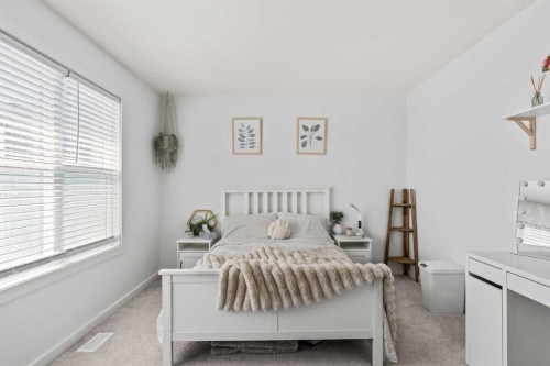 314 Walcrest Way Se, Calgary, AB - Indoor Photo Showing Bedroom