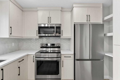 5625 Templehill Road Ne, Calgary, AB - Indoor Photo Showing Kitchen