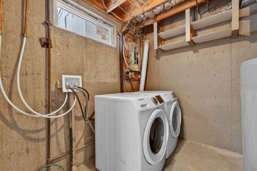 5625 Templehill Road Ne, Calgary, AB - Indoor Photo Showing Laundry Room