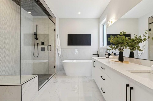 96 Cranbrook Way Se, Calgary, AB - Indoor Photo Showing Bathroom