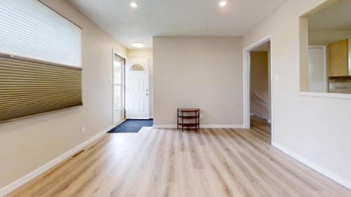 752 54 Avenue West, Claresholm, AB - Indoor Photo Showing Other Room