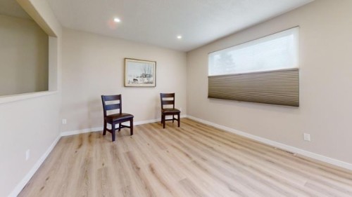 752 54 Avenue West, Claresholm, AB - Indoor Photo Showing Other Room