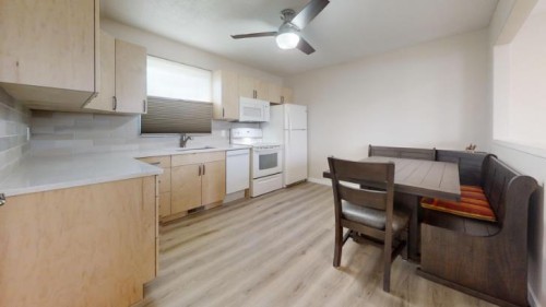 752 54 Avenue West, Claresholm, AB - Indoor Photo Showing Kitchen