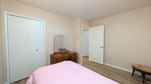 752 54 Avenue West, Claresholm, AB - Indoor Photo Showing Bedroom