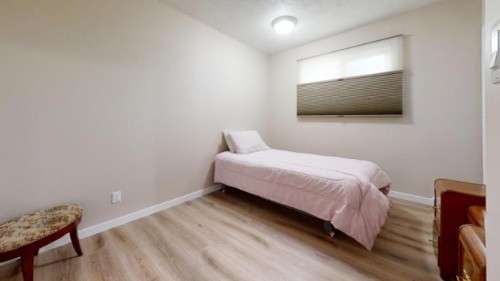 752 54 Avenue West, Claresholm, AB - Indoor Photo Showing Bedroom
