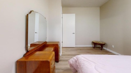 752 54 Avenue West, Claresholm, AB - Indoor Photo Showing Bedroom