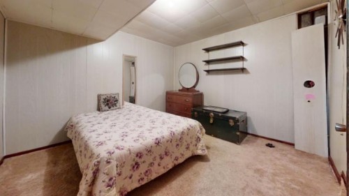 752 54 Avenue West, Claresholm, AB - Indoor Photo Showing Bedroom