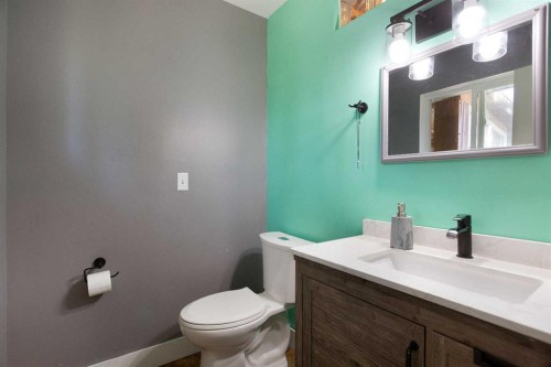 227 Cantrell Place Sw, Calgary, AB - Indoor Photo Showing Bathroom
