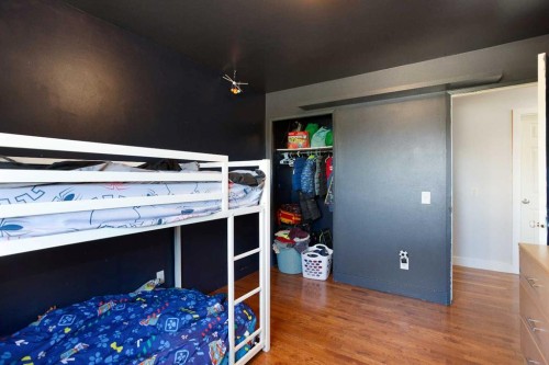 227 Cantrell Place Sw, Calgary, AB - Indoor Photo Showing Bedroom