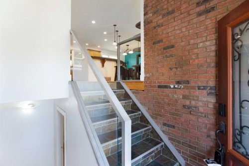227 Cantrell Place Sw, Calgary, AB - Indoor Photo Showing Other Room