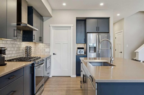 293 Masters Avenue Se, Calgary, AB - Indoor Photo Showing Kitchen With Stainless Steel Kitchen With Upgraded Kitchen