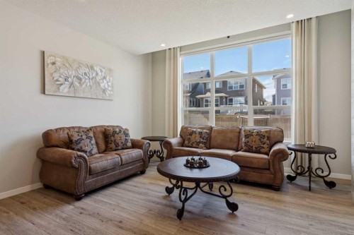 293 Masters Avenue Se, Calgary, AB - Indoor Photo Showing Living Room