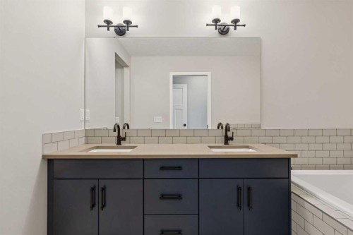 293 Masters Avenue Se, Calgary, AB - Indoor Photo Showing Bathroom