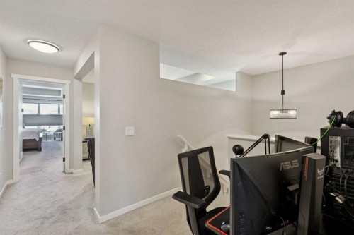 293 Masters Avenue Se, Calgary, AB - Indoor Photo Showing Other Room