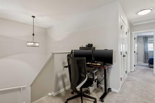 293 Masters Avenue Se, Calgary, AB - Indoor