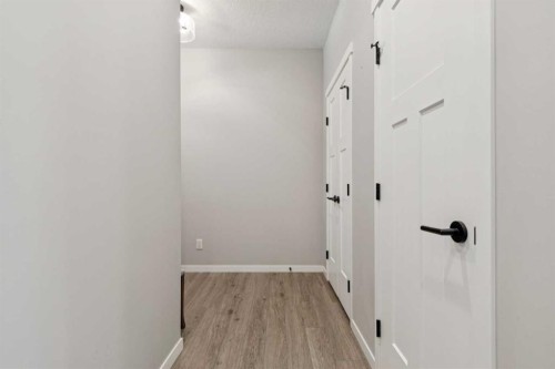 293 Masters Avenue Se, Calgary, AB - Indoor Photo Showing Other Room
