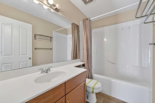 126 Evansmeade Crescent Nw, Calgary, AB - Indoor Photo Showing Bathroom