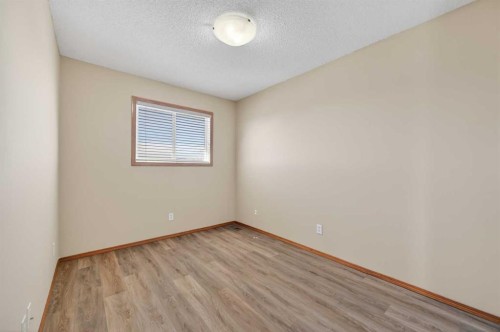 126 Evansmeade Crescent Nw, Calgary, AB - Indoor Photo Showing Other Room