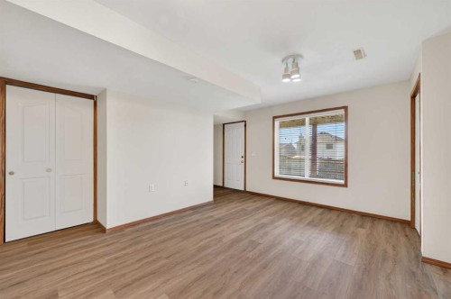 126 Evansmeade Crescent Nw, Calgary, AB - Indoor Photo Showing Other Room