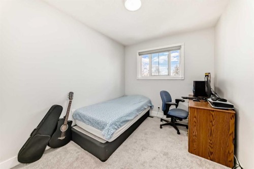 204 Whiteview Close Ne, Calgary, AB - Indoor Photo Showing Bedroom