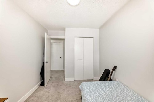 204 Whiteview Close Ne, Calgary, AB - Indoor Photo Showing Bedroom