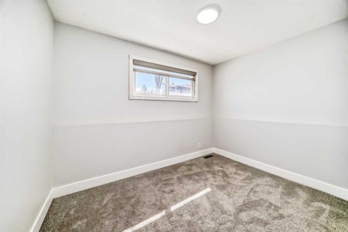 204 Whiteview Close Ne, Calgary, AB - Indoor Photo Showing Other Room