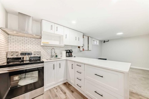 204 Whiteview Close Ne, Calgary, AB - Indoor Photo Showing Kitchen