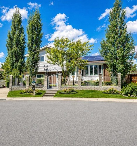 204 Whiteview Close Ne, Calgary, AB - Outdoor